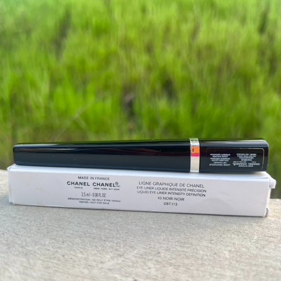 Chanel Liquid Eyeliner Intensity Definition 10 Noir - Picture 1 of 4